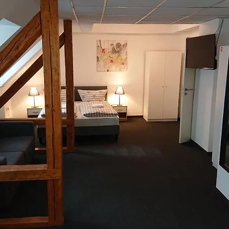 Hotel apartamentowy Apart- *